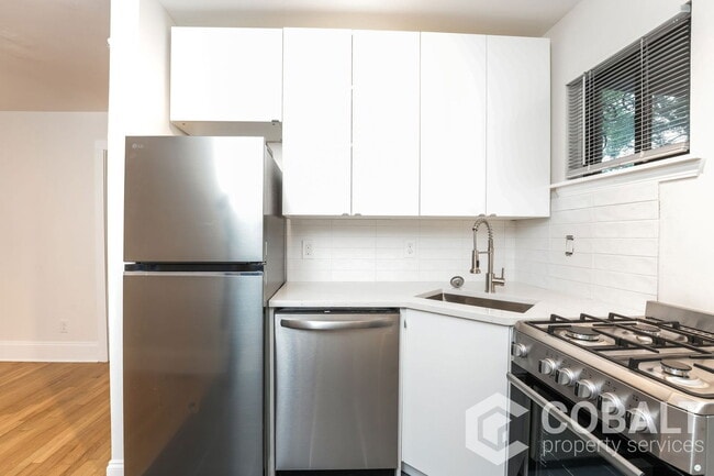 755 St Charles Ave NE in Atlanta, GA - Building Photo - Building Photo