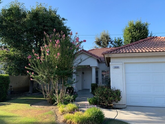 10604 Tivoli Ct in Bakersfield, CA - Building Photo - Building Photo