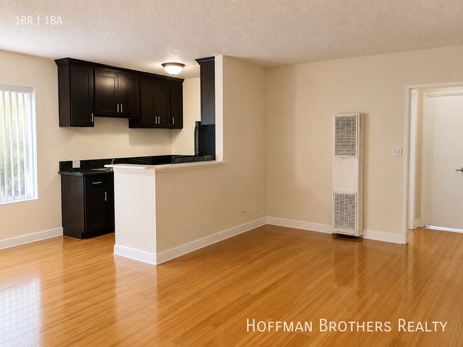 12811 Caswell Ave