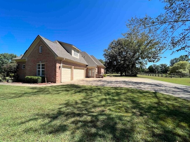 850 Cold Creek Cove in Collierville, TN - Foto de edificio - Building Photo