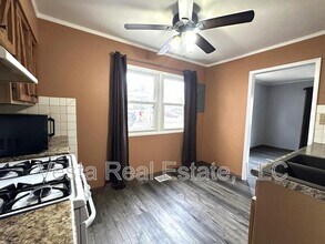 727 Dale St in Normal, IL - Building Photo - Building Photo