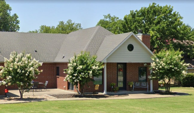 1917 Albert Broadfoot St in Bonham, TX - Building Photo - Building Photo