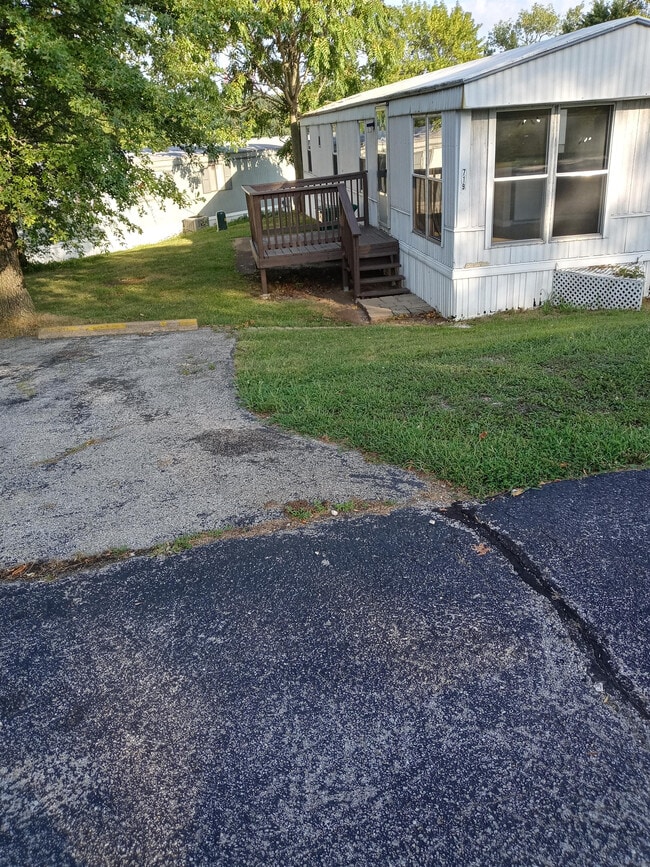 property at 719 Golden Point