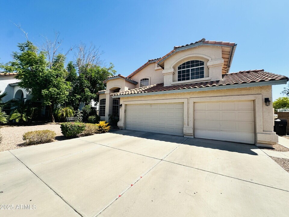 727 W Mendoza Cir in Mesa, AZ - Building Photo