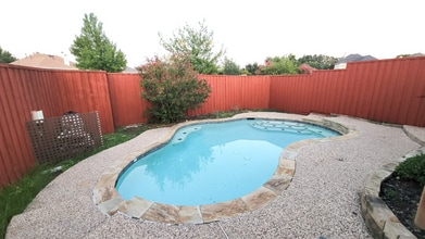 2820 Golden Meadow Ave in Mesquite, TX - Foto de edificio - Building Photo