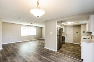 5106 19th St W in Bradenton, FL - Building Photo - Building Photo