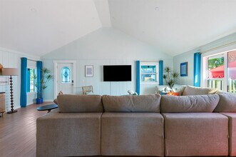 8709 9th Ave NW in Bradenton, FL - Building Photo - Building Photo