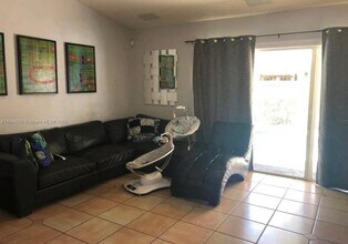 2802 SW 142nd Ct in Miami, FL - Foto de edificio - Building Photo