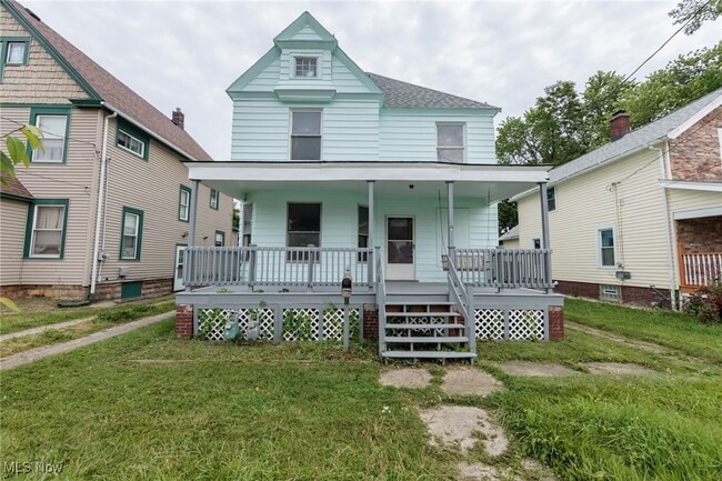 property at 1226 W Erie Ave