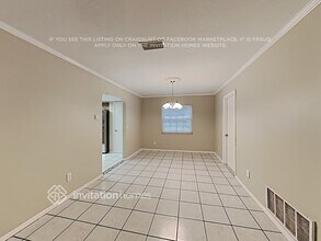 102 Valley Cir in Brandon, FL - Building Photo - Building Photo