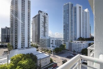 2200 NE 4th Ave in Miami, FL - Building Photo - Building Photo