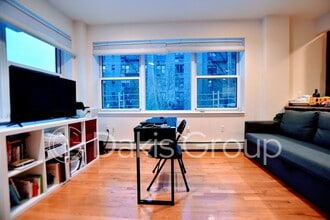 25-44-44 Crescent St in Queens, NY - Building Photo - Building Photo