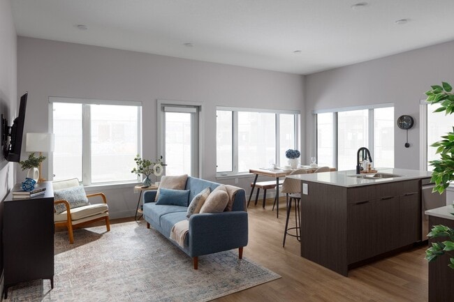 THE AMBROSI in Kelowna, BC - Building Photo - Building Photo