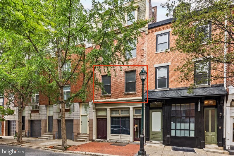 262 S 11th St in Philadelphia, PA - Building Photo