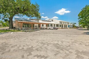 301 S Toulme St, Unit 103 in Bay St. Louis, MS - Building Photo