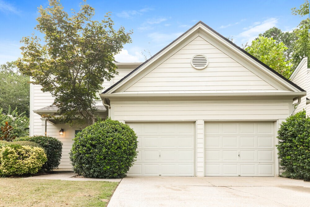 1033 Dunedin Trail in Woodstock, GA - Building Photo