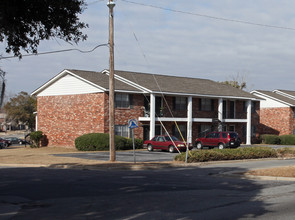 Kingstown Apartments in Savannah, GA - Building Photo - Building Photo