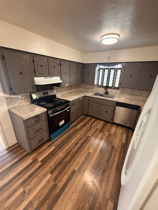 633 Upham St in Klamath Falls, OR - Building Photo - Building Photo