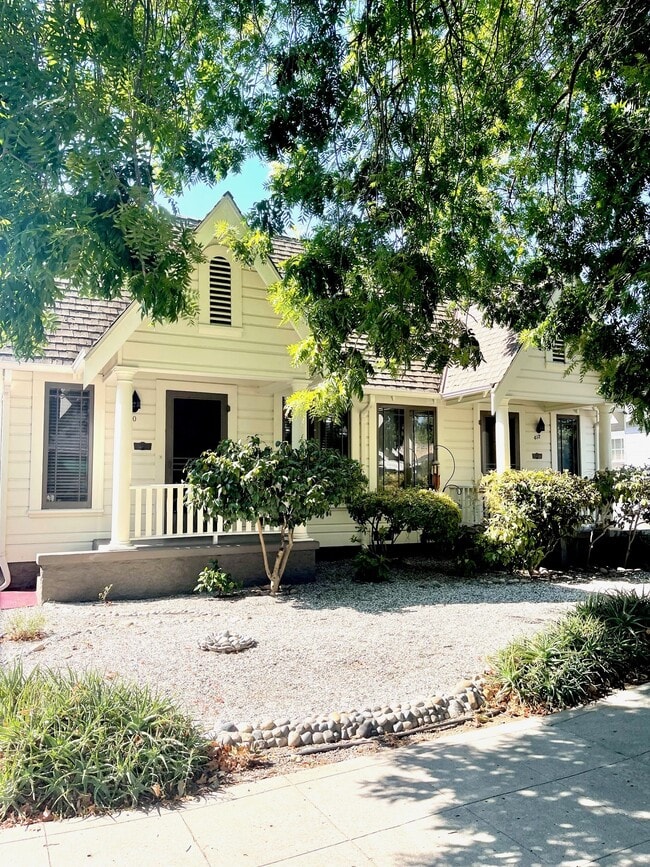 property at 410 W Walnut St