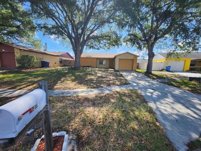 property at 905 Old Field Dr