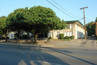 Villa Fortuna Apartments in Dallas, TX - Foto de edificio - Building Photo