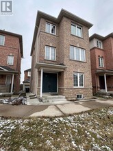 19 Pedigree Mews in Toronto, ON - Building Photo - Building Photo