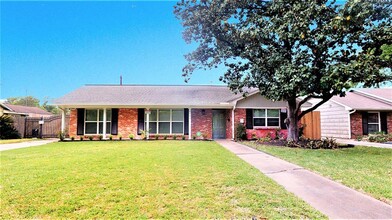 9746 Tappenbeck Dr in Houston, TX - Building Photo - Building Photo