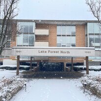 1301 N Western Ave in Lake Forest, IL - Building Photo