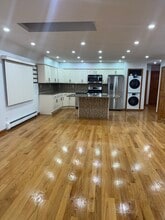 58-25 254th St, Unit 2 in Queens, NY - Building Photo - Building Photo