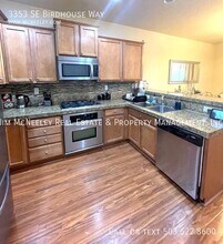3353 SE Birdhouse Way in Hillsboro, OR - Building Photo - Building Photo