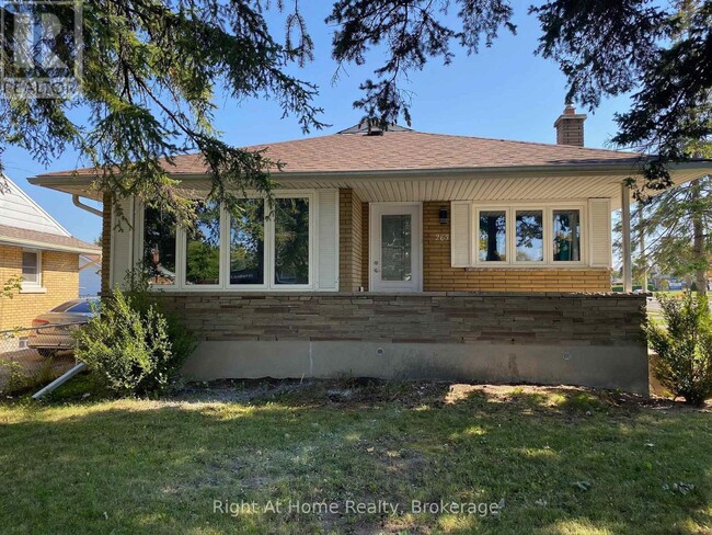 property at 263 Franklin St S