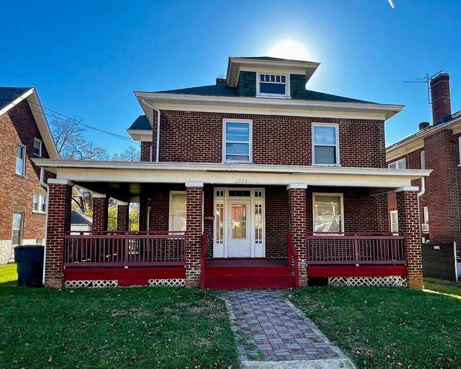 1726 Chapman Ave SW in Roanoke, VA - Foto de edificio