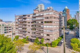 The Glass Manor in Vancouver, BC - Building Photo