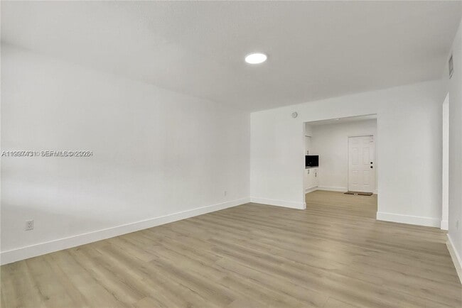 1340 NW 102nd St in Miami, FL - Building Photo - Building Photo