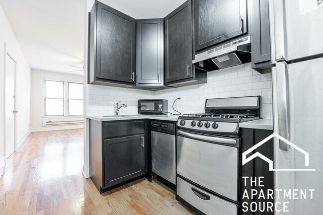 619 W Melrose St in Chicago, IL - Building Photo - Building Photo