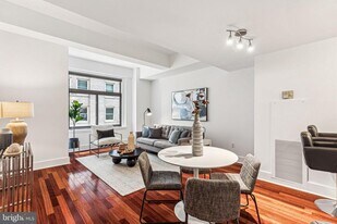 1500 Chestnut St in Philadelphia, PA - Building Photo