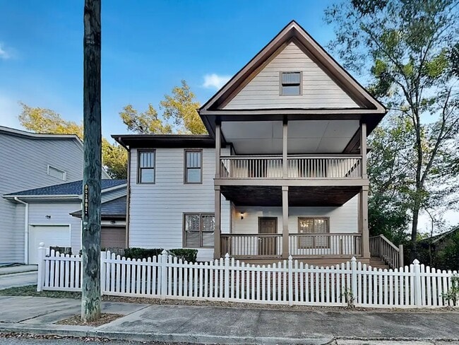 property at 64 Kenyon St SE