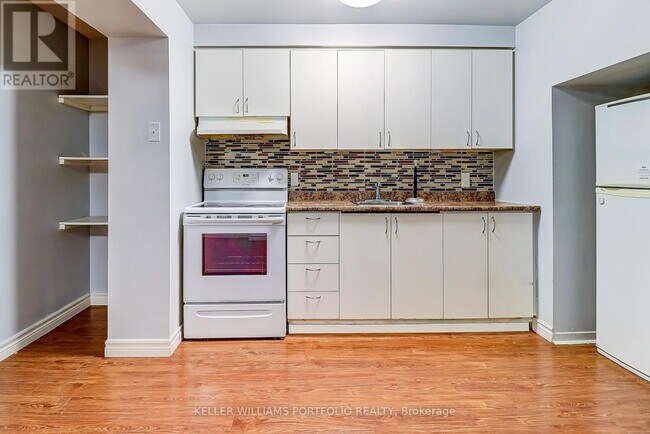 97 Dobson Dr in Ajax, ON - Building Photo - Building Photo