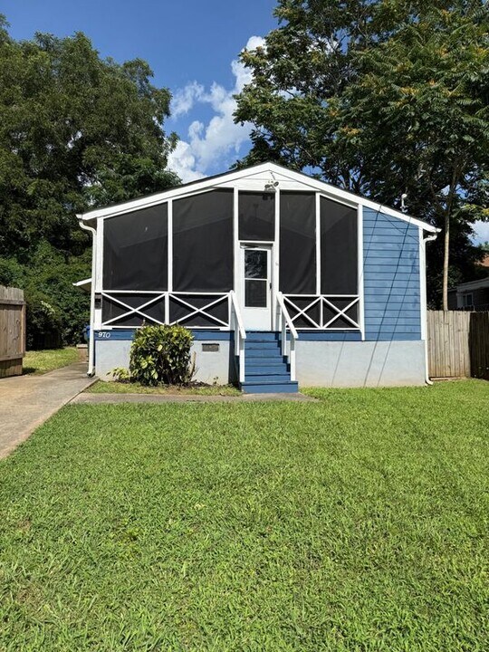 970 Smith St SW in Atlanta, GA - Building Photo