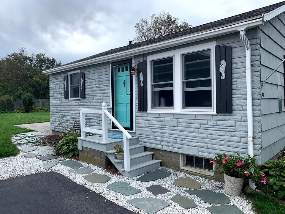 45 Saginaw Ave in Marshfield, MA - Building Photo