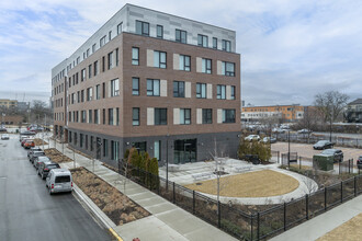 Park Station Lofts in Chicago, IL - Building Photo - Building Photo