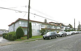 6620 Sussex Av in Burnaby, BC - Building Photo - Building Photo