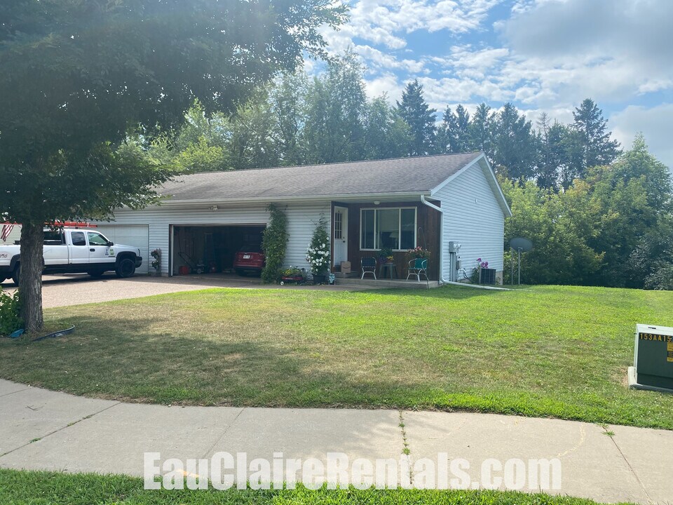 2265 Frank St, Unit 2265 in Eau Claire, WI - Building Photo