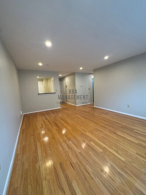 28 Brentwood St, Unit 5 in Boston, MA - Building Photo