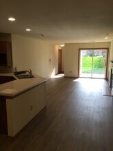 River Park Meadows in Pewaukee, WI - Foto de edificio - Building Photo