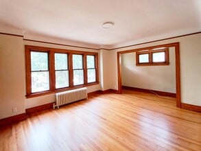 1244 Maryland St, Unit 1244 Upper in Grosse Pointe Park, MI - Foto de edificio - Building Photo