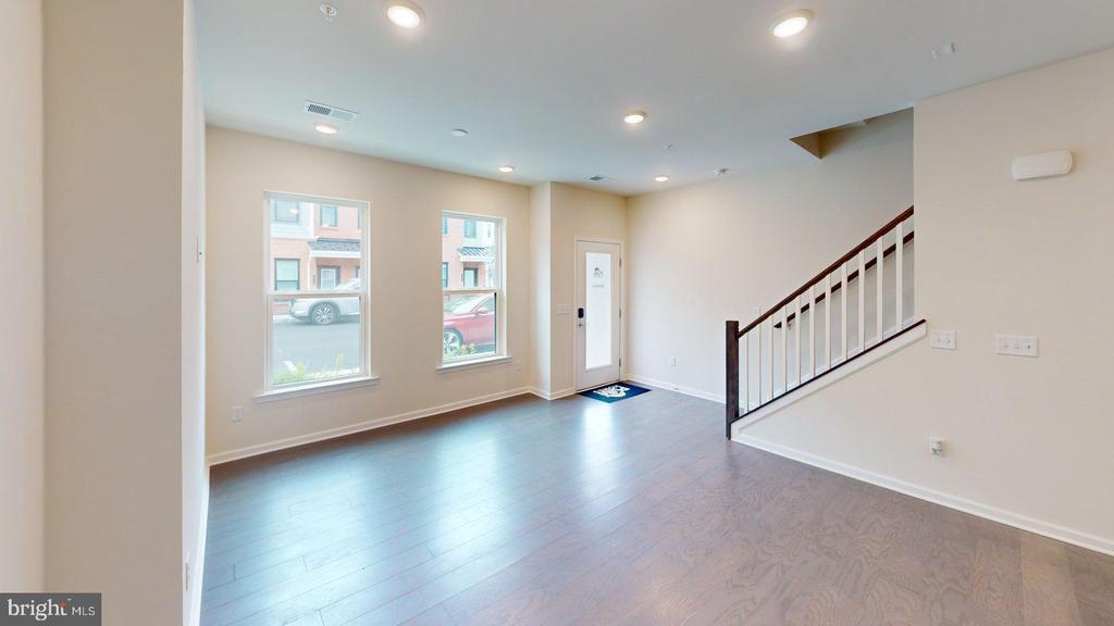 714 Parker Blvd in West Windsor Township, NJ - Building Photo
