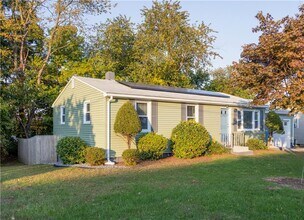 106 Vallette St in Cranston, RI - Building Photo - Building Photo