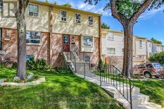 1055 Shawnmarr Rd in Mississauga, ON - Building Photo - Building Photo