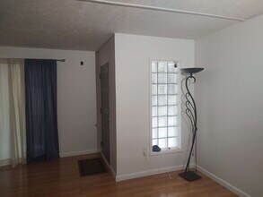 3323 Crystal Ct E in Palm Harbor, FL - Building Photo - Building Photo
